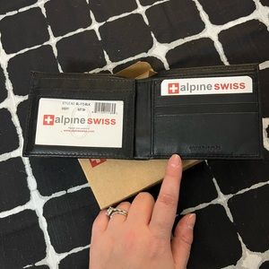 Black Alpine Swiss Men’s Wallet - New in package